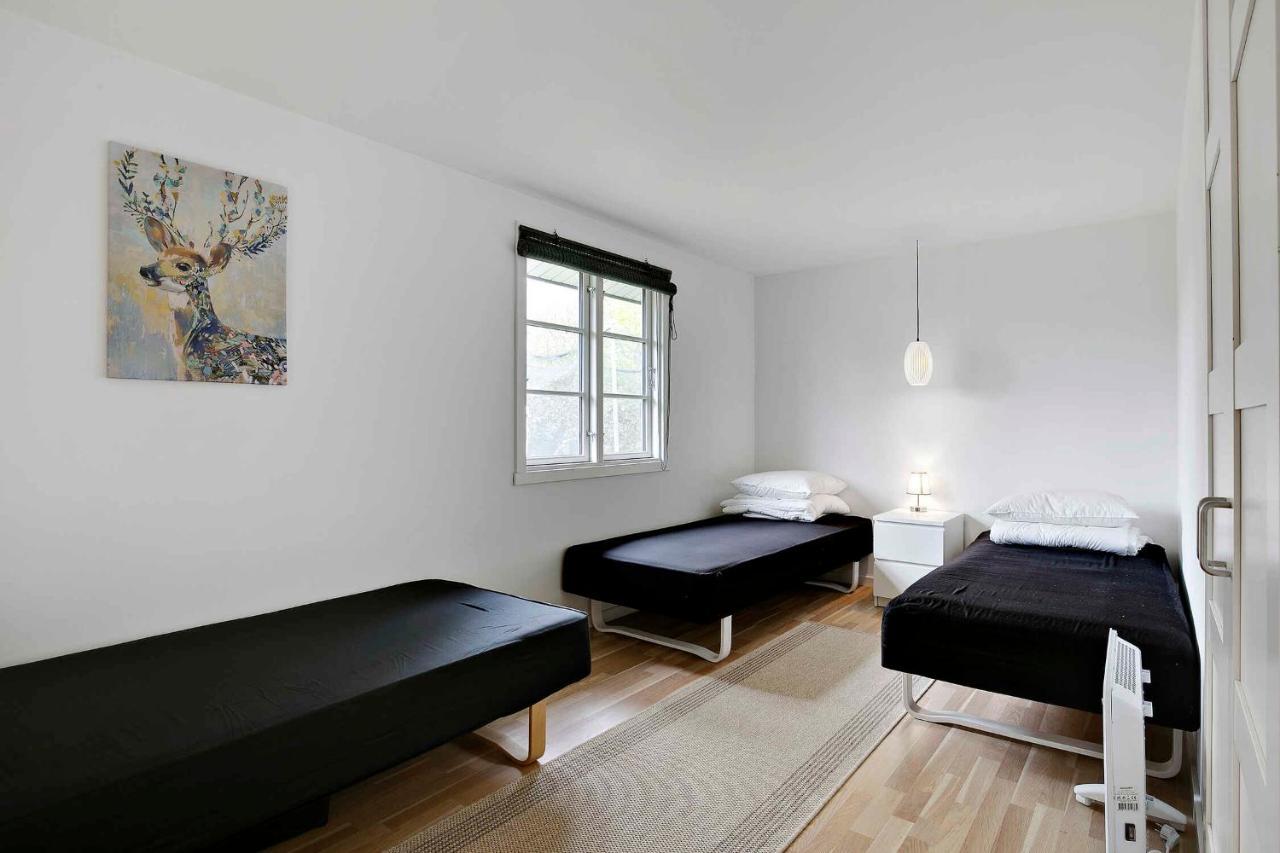 Nyistandsat Sommerhus Med Kaerlighed Og Sjael Kyndelose ภายนอก รูปภาพ
