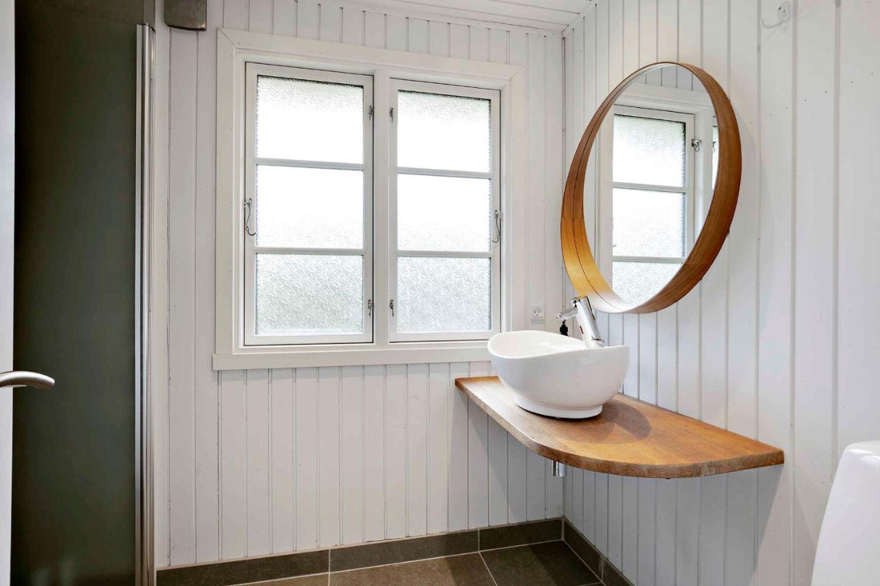 Nyistandsat Sommerhus Med Kaerlighed Og Sjael Kyndelose ภายนอก รูปภาพ